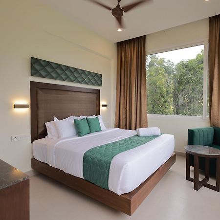 Hotel Aavudai Grand Aralvaimozhi المظهر الخارجي الصورة
