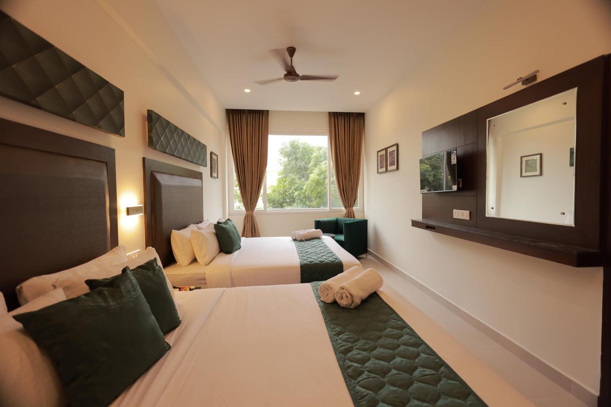 Hotel Aavudai Grand Aralvaimozhi المظهر الخارجي الصورة
